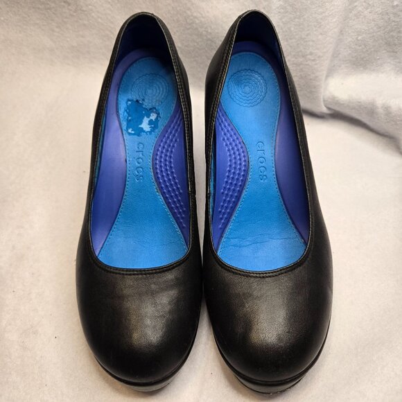 Crocs A-Leigh Black Leather Wedge Heel Slip-On Shoes Size W8 - Picture 2 of 8